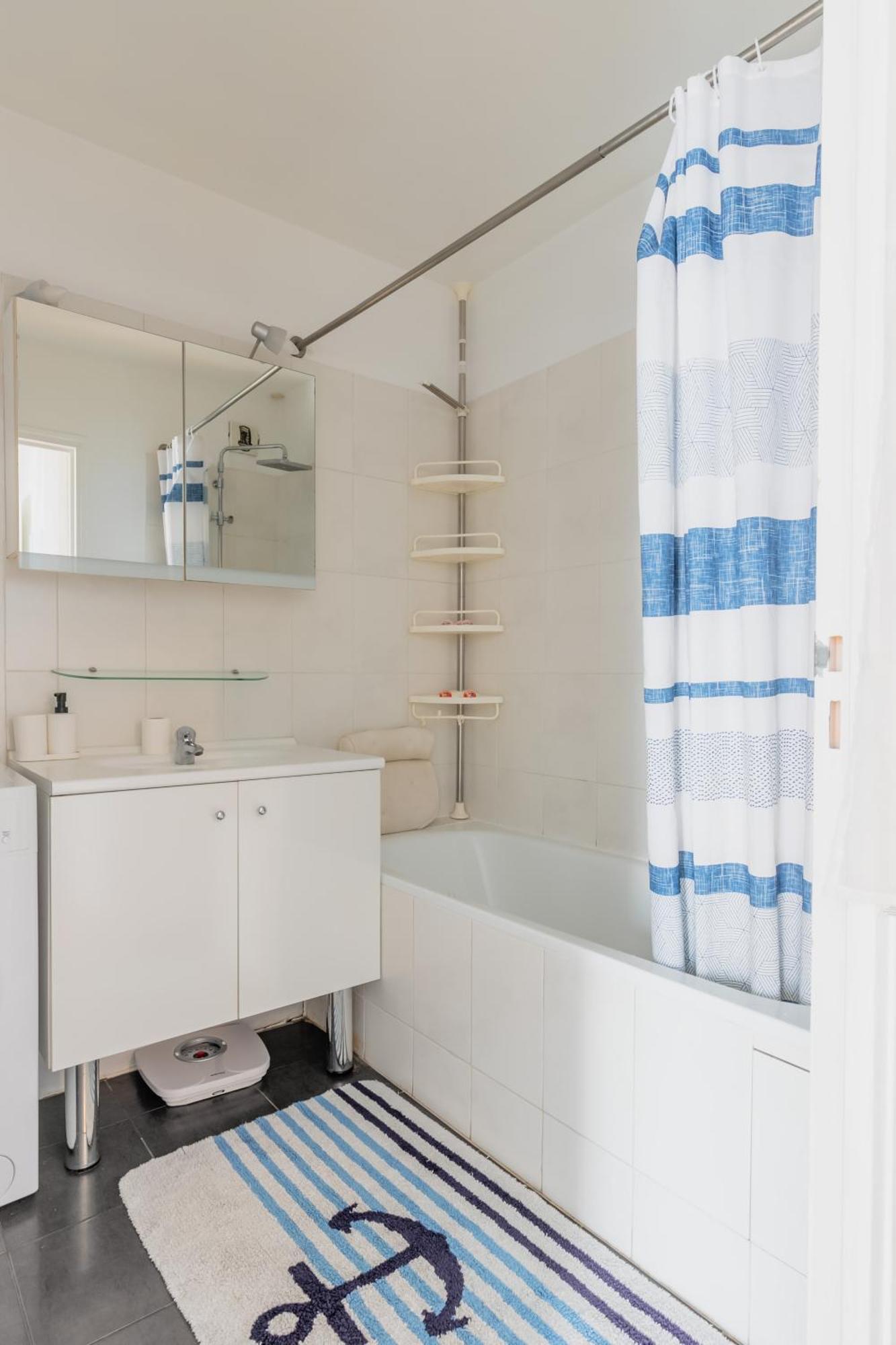 Transports, Parking, A/C & Equipped For Long Stays Saint-Ouen  Extérieur photo
