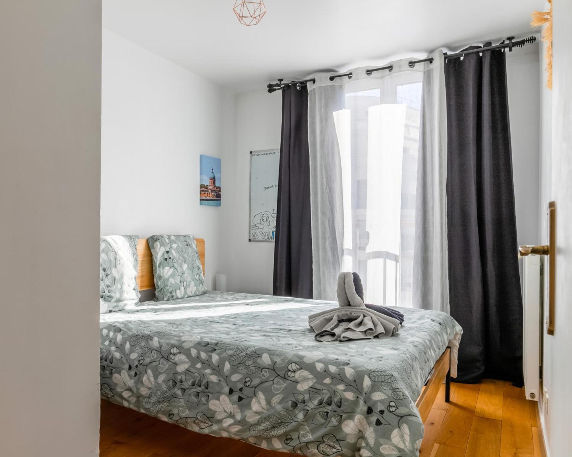 Transports, Parking, A/C & Equipped For Long Stays Saint-Ouen  Extérieur photo