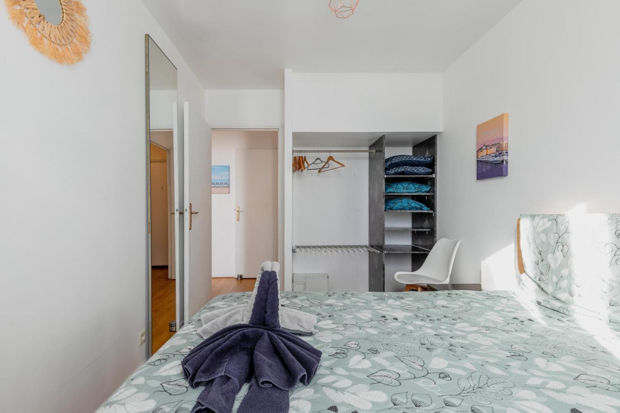 Transports, Parking, A/C & Equipped For Long Stays Saint-Ouen  Extérieur photo